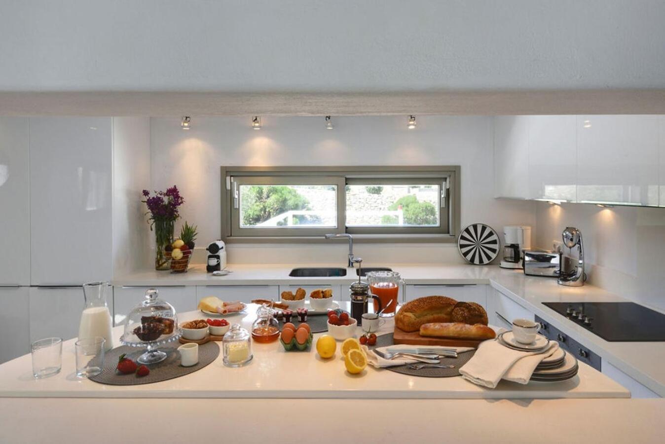 Villa Dafni 4Bed With Pool In Kalafatis Spilia Mykonos Town Exterior photo
